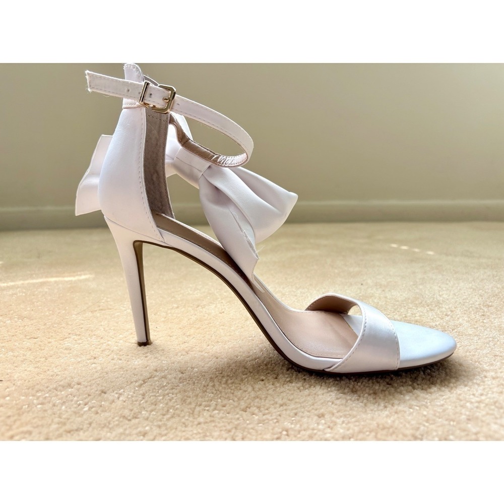 Express Wmn White Satin Oversized Bow Ankle Strap Stiletto Sandals Bridal Prom 8 - Picture 11 of 14